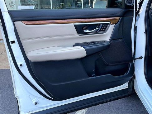 Used 2018 Honda CR-V Touring image 9