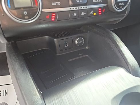 Used 2020 Ford Escape Titanium AWD/4WD image 31