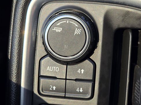 Used 2019 Chevrolet Silverado 1500 LTZ w/ LTZ Texas Edition image 17