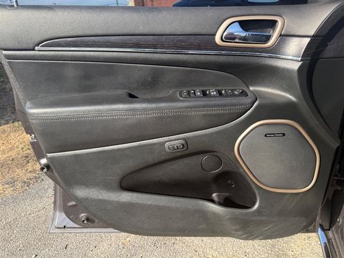 Used 2015 Jeep Grand Cherokee Summit image 30