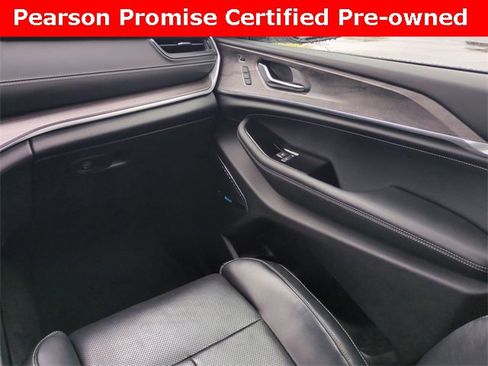 Used 2022 Jeep Grand Cherokee Overland w/ Luxury Tech Group IV image 17