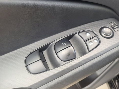 Used 2025 Nissan Altima 2.5 SV FWD image 27