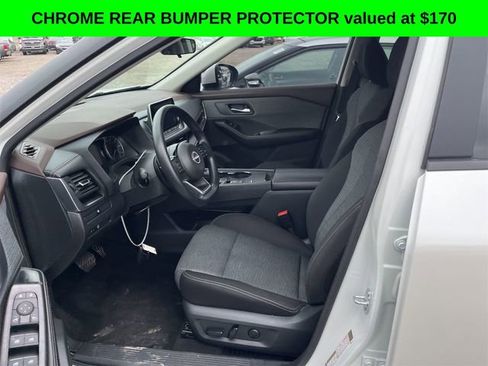 Used 2023 Nissan Rogue SV FWD image 7