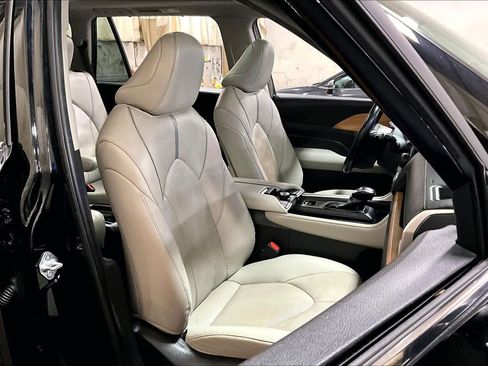 Used 2024 Toyota Grand Highlander Platinum image 8