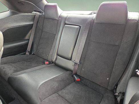 Used 2022 Dodge Challenger GT w/ Plus Package image 9