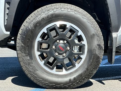 Used 2025 Toyota Tacoma TRD Off-Road AWD/4WD image 22