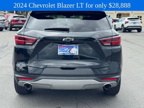 Used 2024 Chevrolet Blazer LT w/ Sound & Technology Package FWD image 6