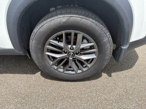 Used 2023 Nissan Rogue S FWD image 5