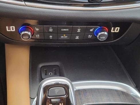 Used 2018 Buick Enclave Premium w/ Experience Buick Package image 23