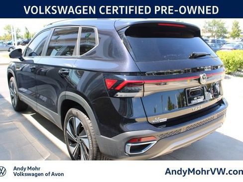 Used 2025 Volkswagen Taos SE w/ Panoramic Sunroof Package AWD/4WD image 4
