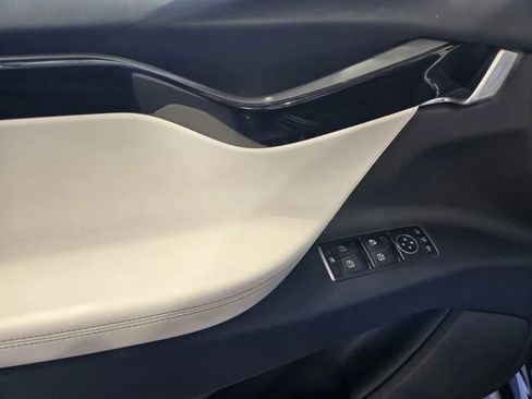 Used 2020 Tesla Model X Long Range image 11