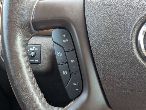 Used 2017 Buick Enclave Premium w/ Experience Buick Package FWD image 23