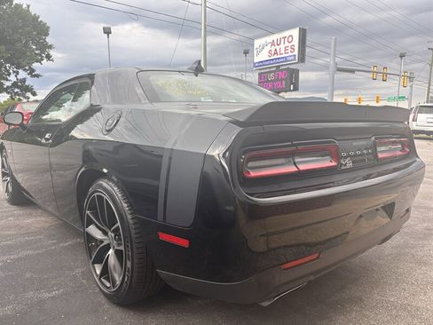 Used 2015 Dodge Challenger R/T Scat Pack RWD image 10