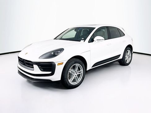 Certified 2026 Porsche Macan AWD/4WD image 1