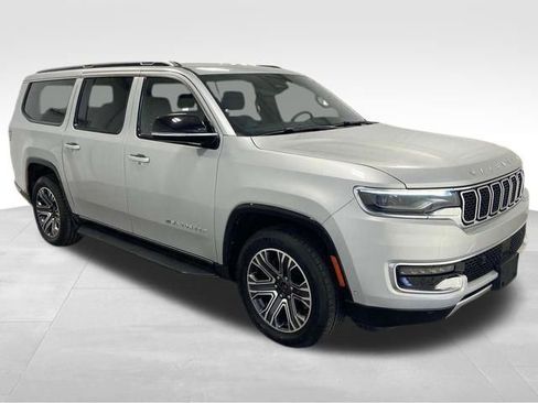 Used 2024 Jeep Wagoneer L Series II w/ Flexible Seating Group image 3