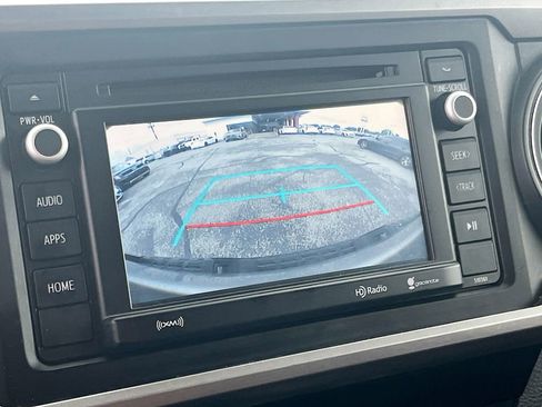 Used 2018 Toyota Tacoma TRD Sport image 14