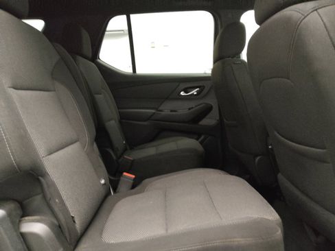 Used 2023 Chevrolet Traverse LT FWD image 19