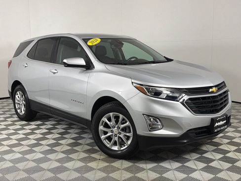 Used 2020 Chevrolet Equinox LT w/ Driver Convenience Package image 2