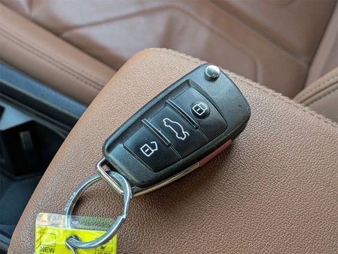 Used 2022 Audi Q3 2.0T Premium w/ Convenience Package image 32