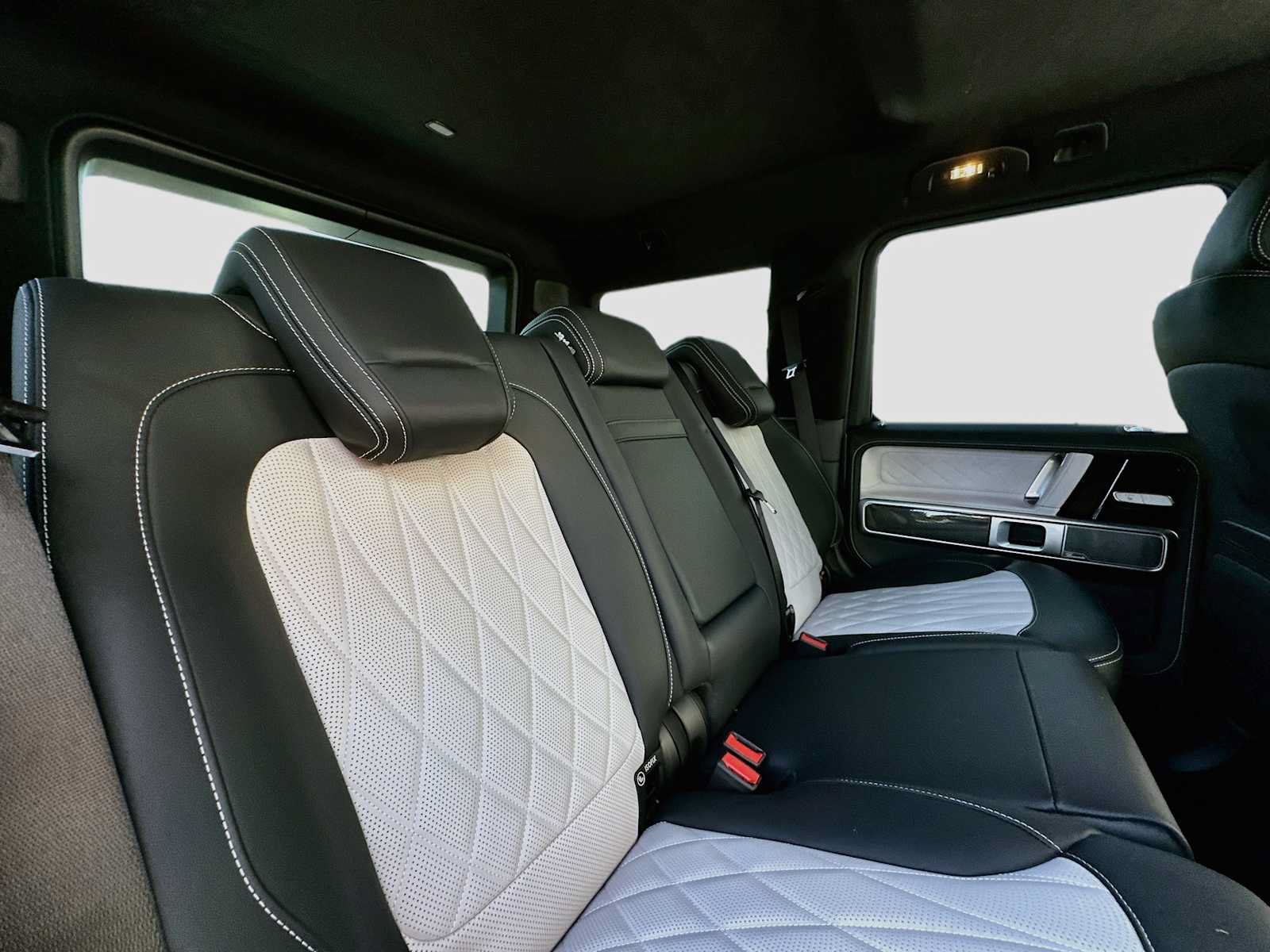 Used 2027 Mercedes-Benz G 63 AMG 4MATIC image 29