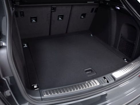 Certified 2025 Porsche Macan image 31