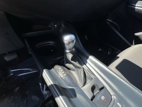 Used 2020 Toyota C-HR LE image 21