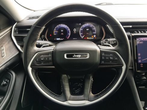 Used 2022 Jeep Grand Cherokee L Limited AWD/4WD image 21