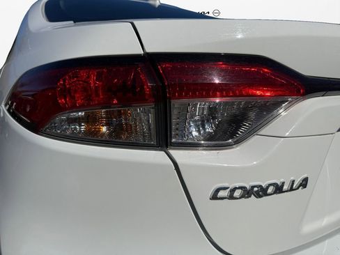 Used 2024 Toyota Corolla LE image 21