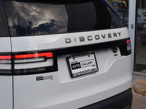 Used 2020 Land Rover Discovery SE image 25