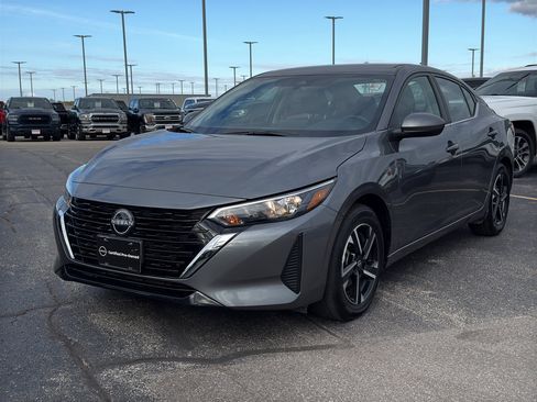 Used 2024 Nissan Sentra SV image 2