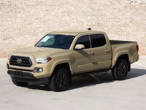 Used 2020 Toyota Tacoma SR5 w/ Technology Package AWD/4WD image 27