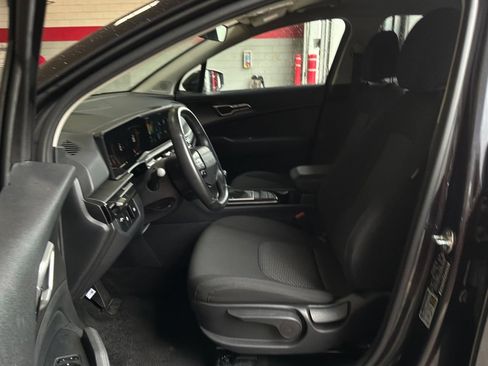 Used 2026 Kia Sportage LX FWD image 10