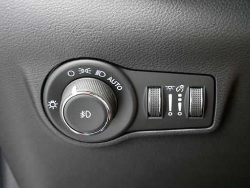 New 2025 Jeep Compass Limited image 21