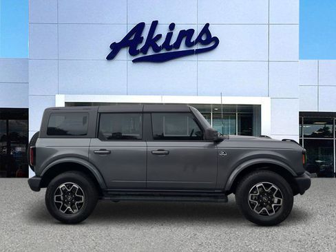 Certified 2024 Ford Bronco Outer Banks image 1