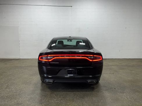 Used 2022 Dodge Charger SXT w/ Leather Interior Group RWD image 4