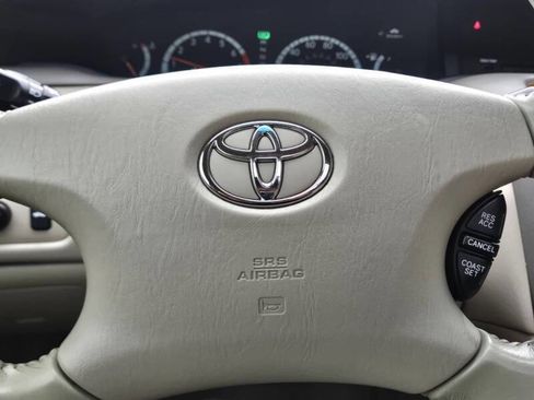 Used 2002 Toyota Avalon XLS image 16