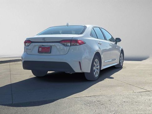 Certified 2025 Toyota Corolla LE FWD image 3