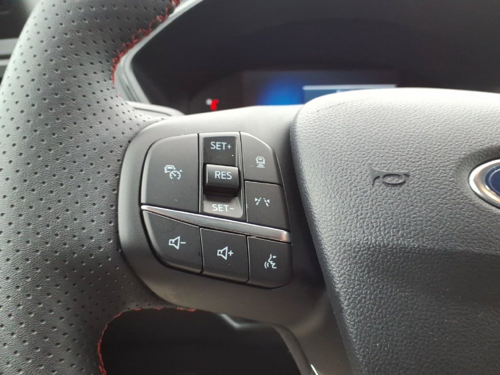Certified 2024 Ford Escape ST-Line w/ Tech Pack #1 FWD image 17