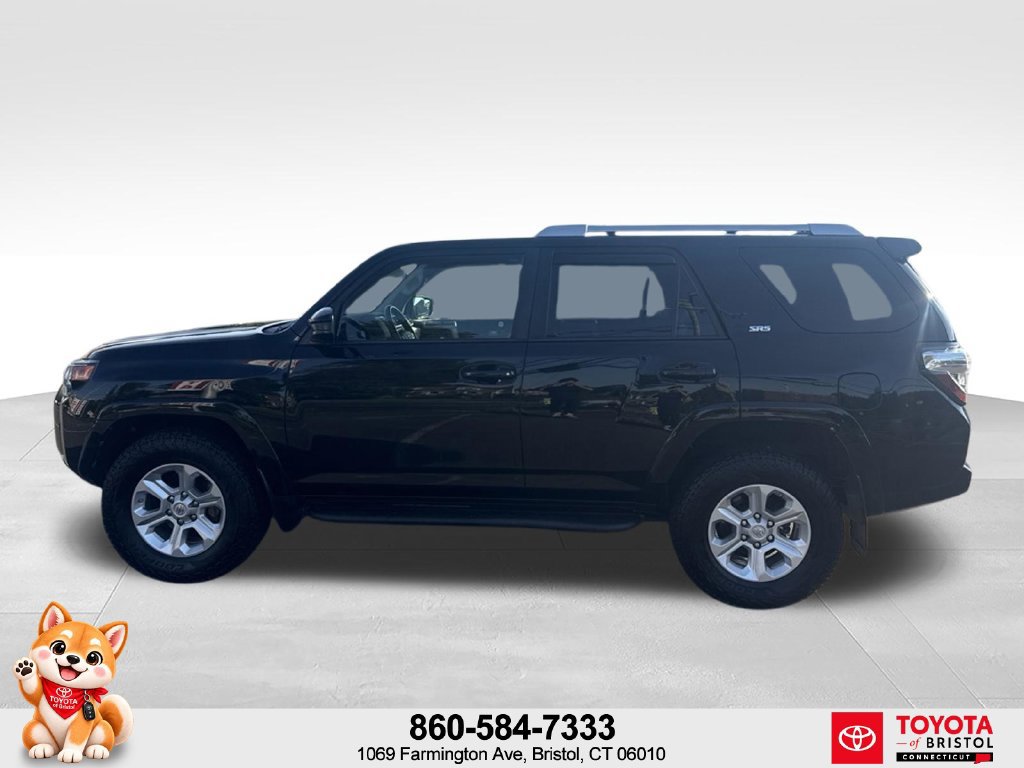 Used 2017 Toyota 4Runner SR5 AWD/4WD image 4