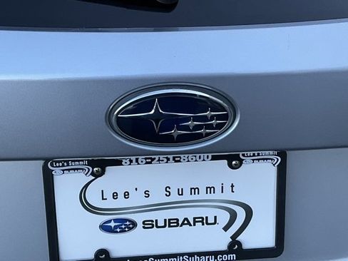 Certified 2022 Subaru Outback Limited XT w/ Popular Package #2 image 4