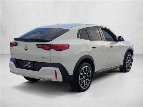 Used 2025 BMW X2 xDrive28i w/ Technology Package image 5