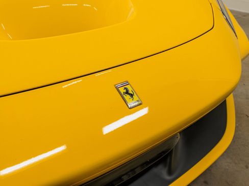 Certified 2021 Ferrari F8 Tributo Base image 47