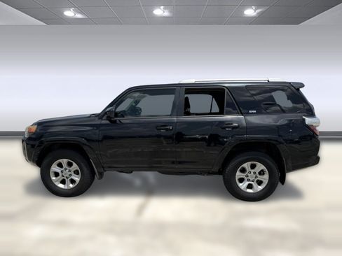 Used 2014 Toyota 4Runner SR5 AWD/4WD image 2