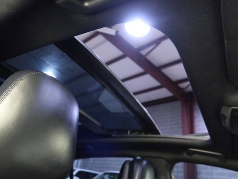 Used 2018 Lincoln Continental Reserve image 24