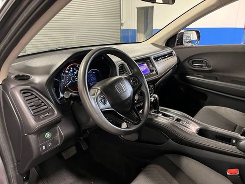 Used 2019 Honda HR-V LX image 23