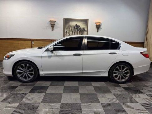 Used 2015 Honda Accord Sport image 2