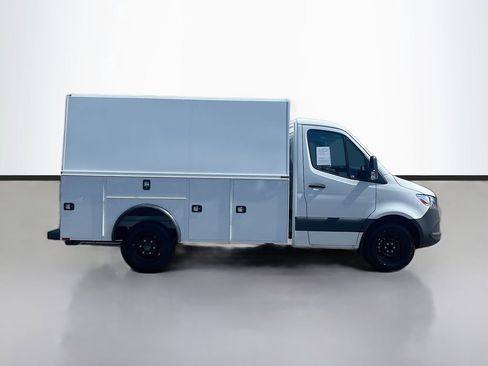Used 2024 Mercedes-Benz Sprinter 3500 image 2