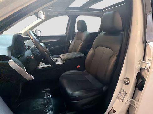 Used 2024 MAZDA CX-90 Plug-In Hybrid w/ Premium Pkg image 13