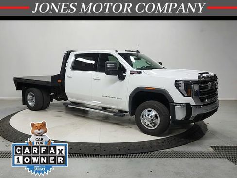 Used 2025 GMC Sierra 3500 SLE AWD/4WD image 1