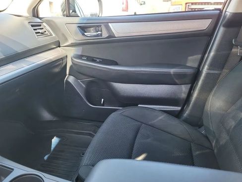 Used 2019 Subaru Outback 2.5i Premium AWD/4WD image 18